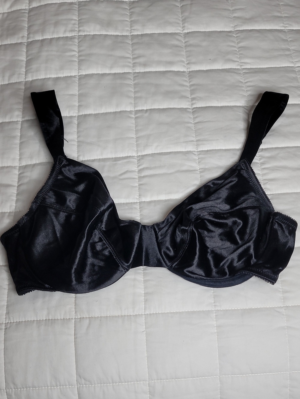 Victoria's Secret Black Satin Underwire Bra Size 34C